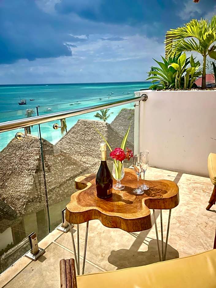 Aluna Beach Apartments