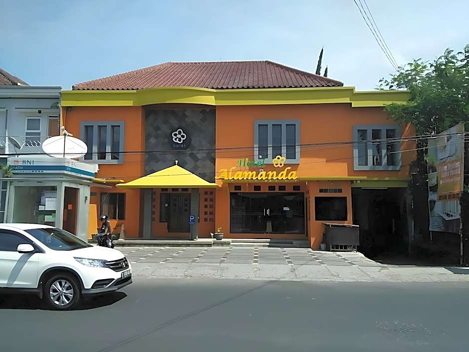 RedDoorz Plus @ Otista Garut