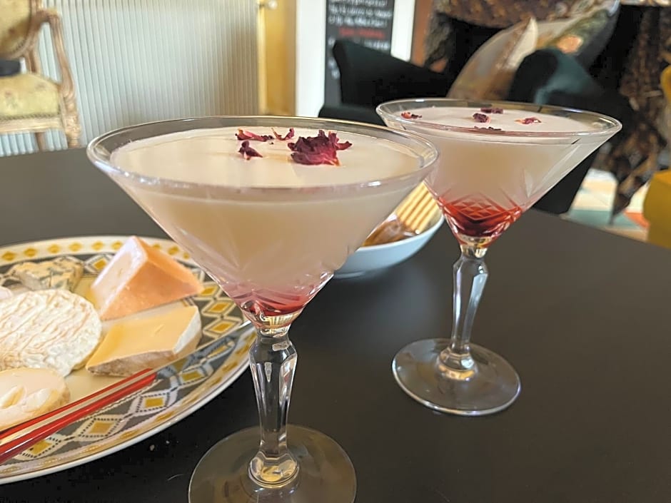 Sans Souci Bed and Breakfast Luxe Heated Pool and Restaurant