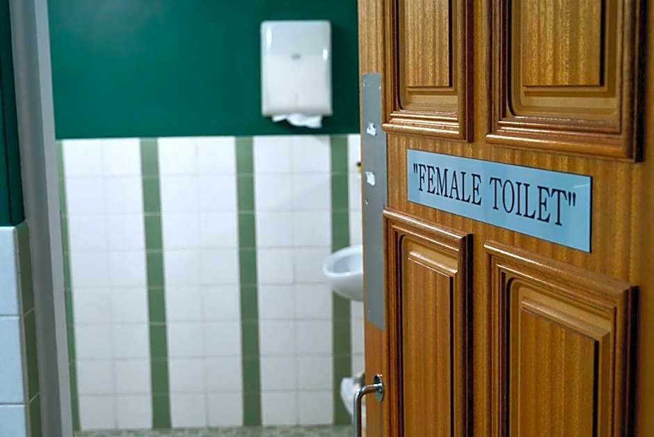 O'Shea's Royal Hotel