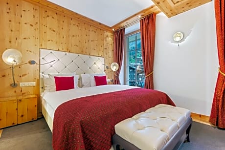 Superior One-Bedroom Suite with Matterhorn View
