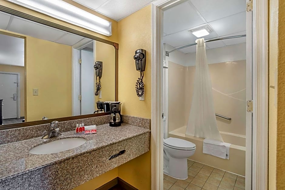 Econo Lodge Easton Route 50