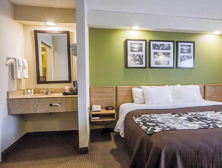 Rodeway Inn Austell Six Flags