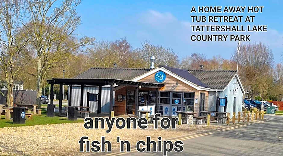 A HOME AWAY HOT TUB RETREAT AT Tattershall lakes country park