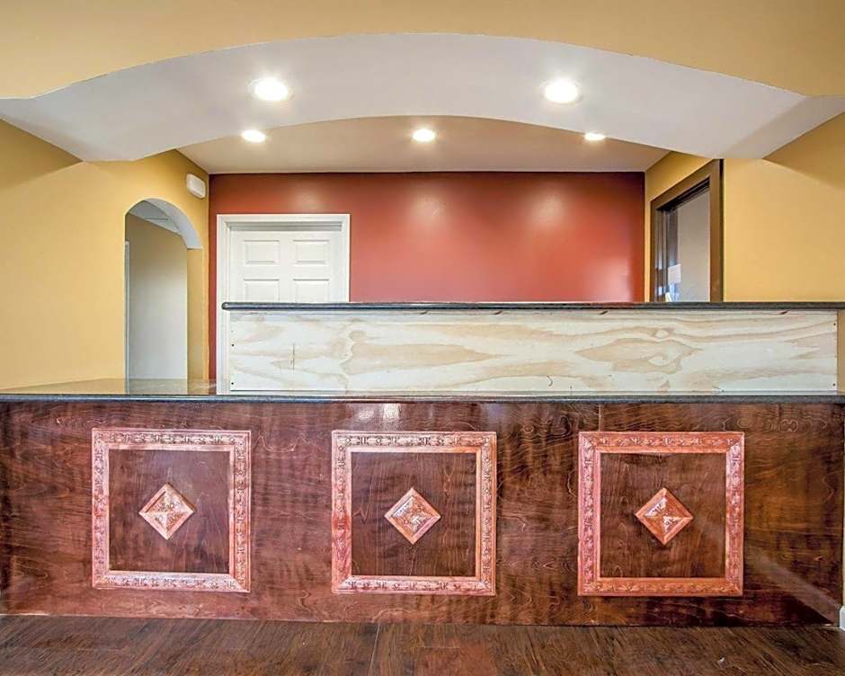 Rodeway Inn & Suites Brookhaven