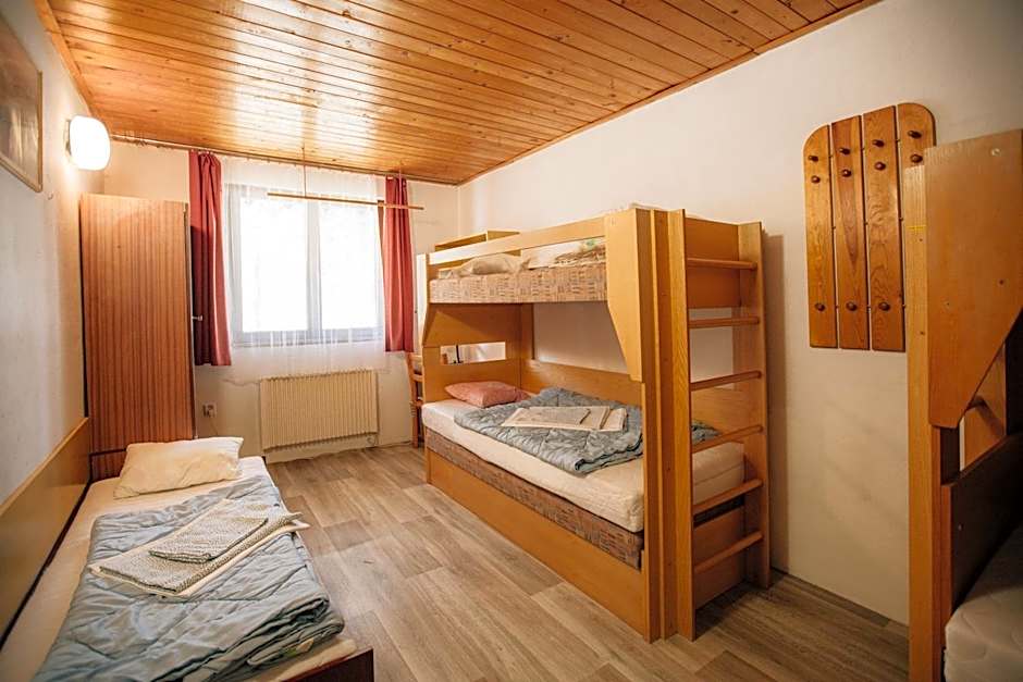 Turistická chata TJ TESLA BRNO