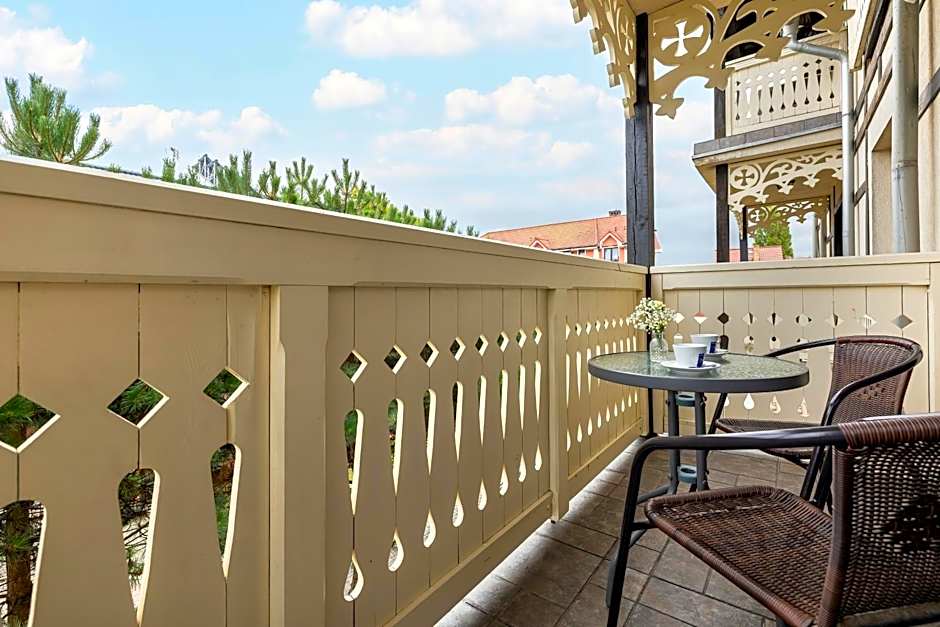 Hotel&Spa Stary Dziwnów basen swimming pool