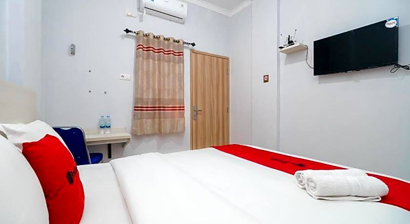 RedDoorz @ Homestay Lotus 2 Pangkal Pinang