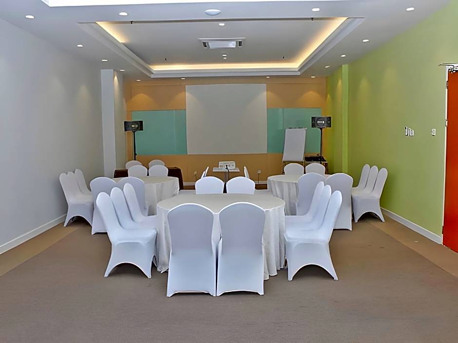 Zest Harbour Bay Batam by Swiss-Belhotel International