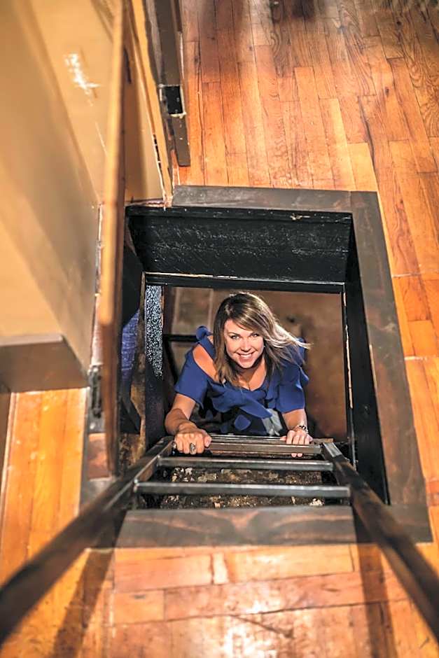 1905 Basin Park Hotel