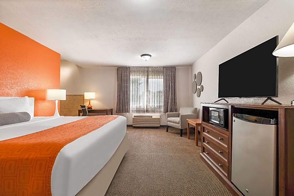 Howard Johnson Hotel & Suites by Wyndham Oacoma