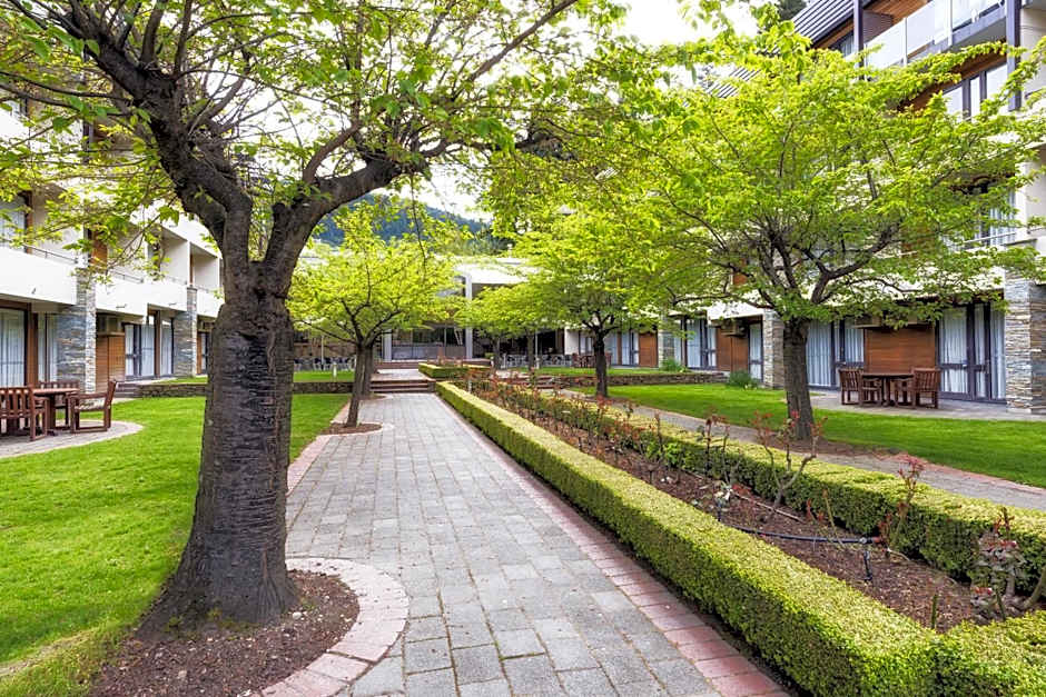 Novotel Queenstown Lakeside