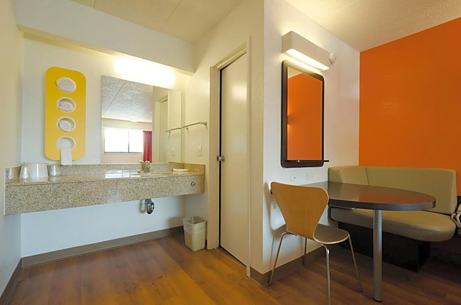 Motel 6-Gaithersburg, DC - Washington