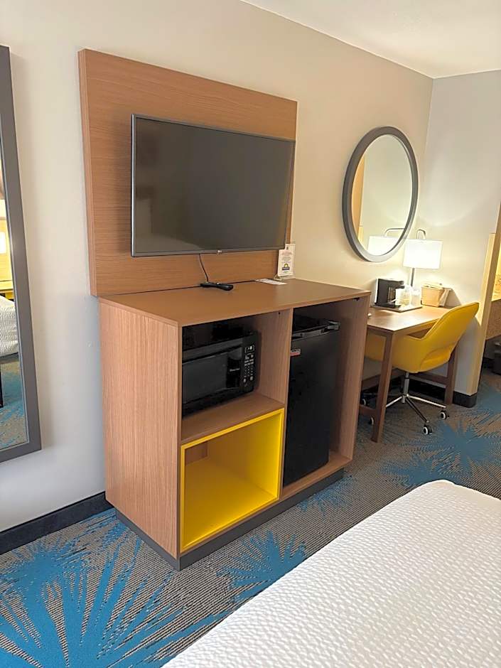 Days Inn by Wyndham Mitchell SD