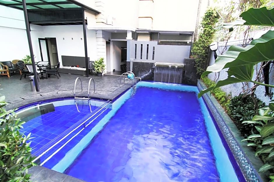 Geulis – Bandung, KY