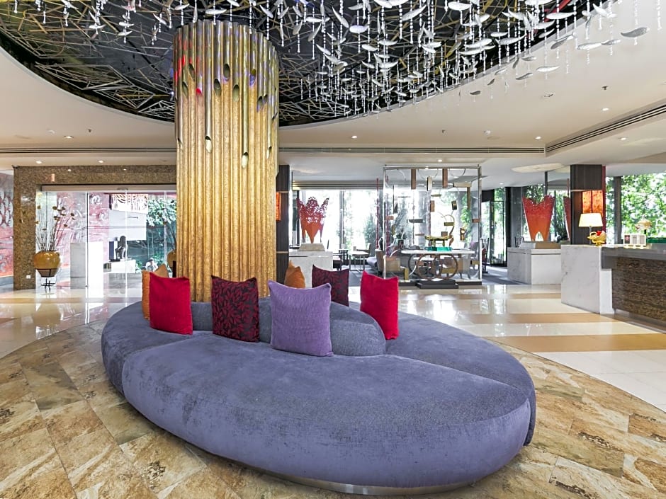 TONGTARA RIVERVIEW HOTEL