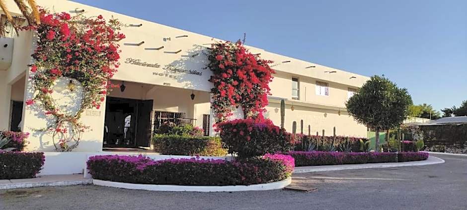Hotel Hacienda Bugambilias