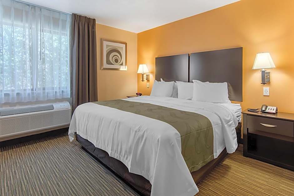 Quality Inn & Suites Albuquerque North near Balloon Fiesta Park