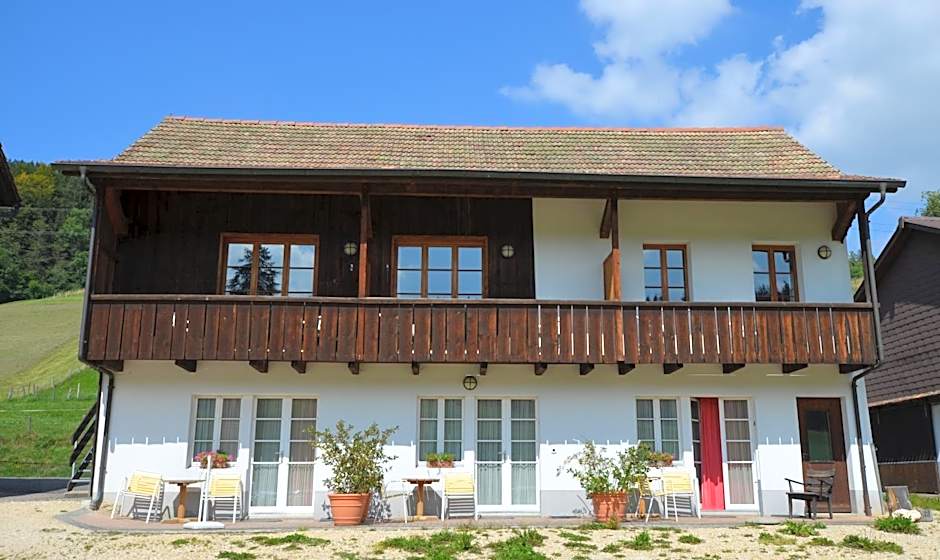 Miramont Horse Trekking Hostel