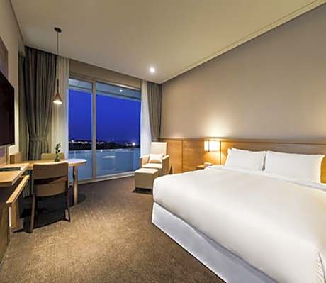 Deluxe Double Garden View