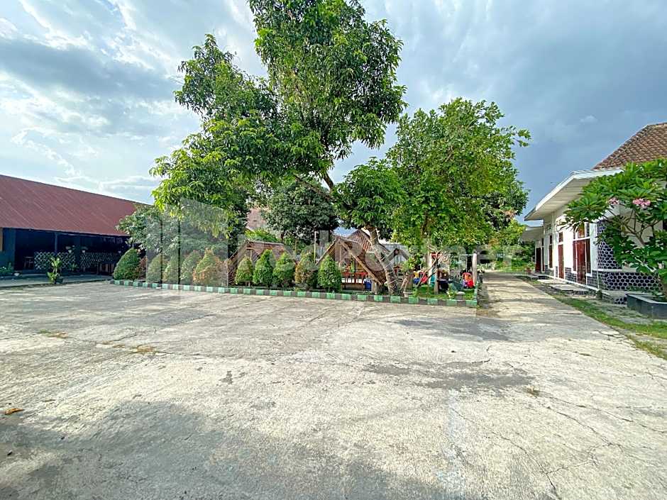 CBG INN RedPartner near Stasiun Solo Balapan