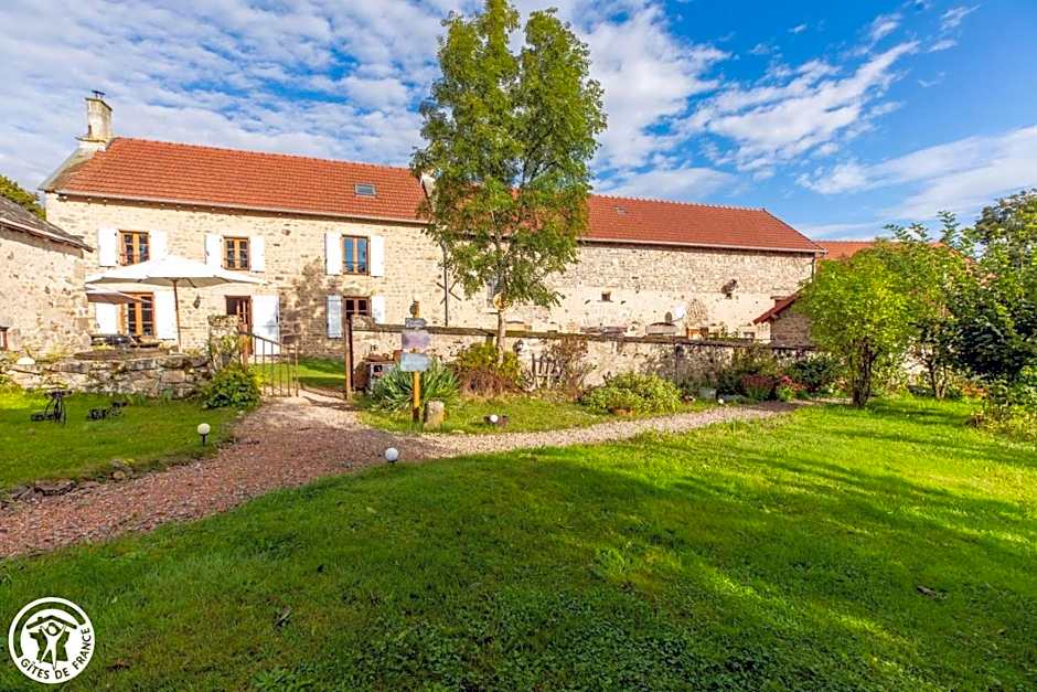 Aux 2 Puys - Gîte "Le Lemptégy"