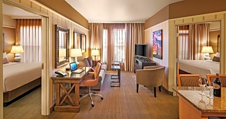 Two-Bedroom Suite with King and Two Queens and Roll-In Shower - Mobility/Hearing Accessible