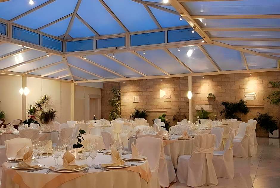 Athens Atrium Hotel & Jacuzzi Suites