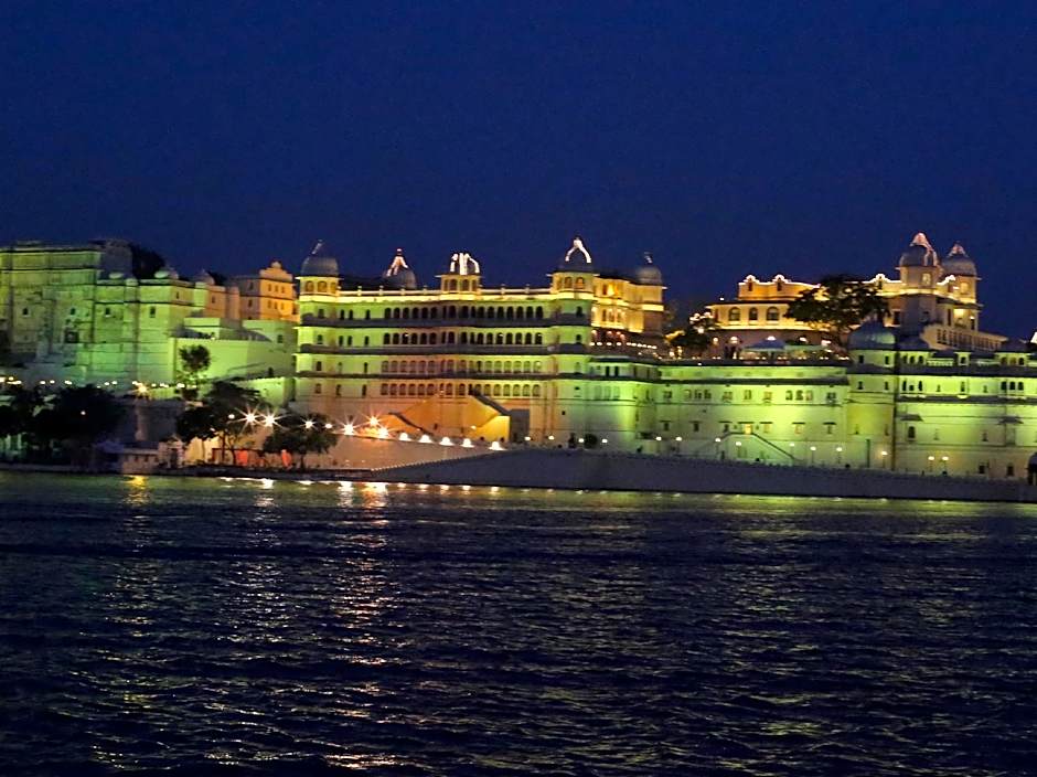 Taj Fateh Prakash Palace Udaipur