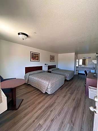 Deluxe Queen Room