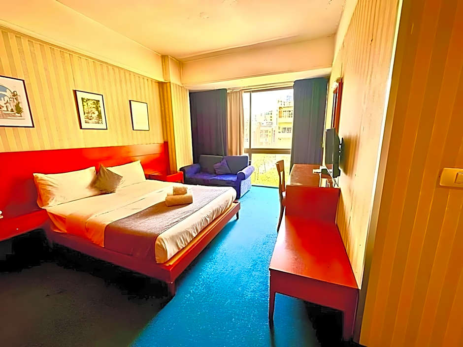Ceasars Park Hotel