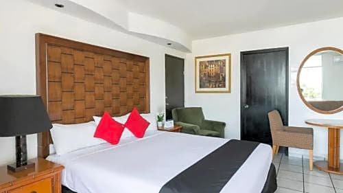 Hotel Dorada Inn
