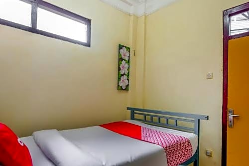 OYO 3004 Penginapan Bromo Adi