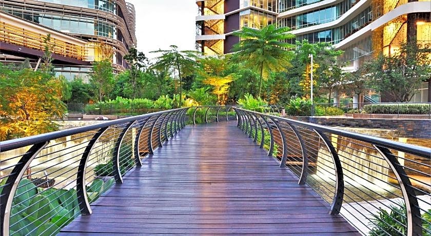 Holi Afiniti Themed Suites