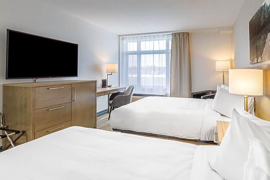 Photo 1 of 1 of 2 Queen Beds, Accessible