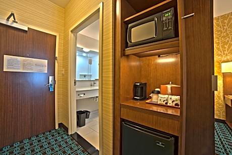 Room, 1 King Bed (Mobility/Hearing Accessible, Tub)