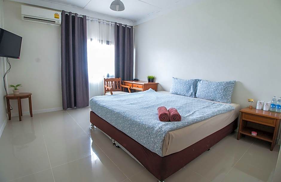 Sunday Ayothaya Hotel