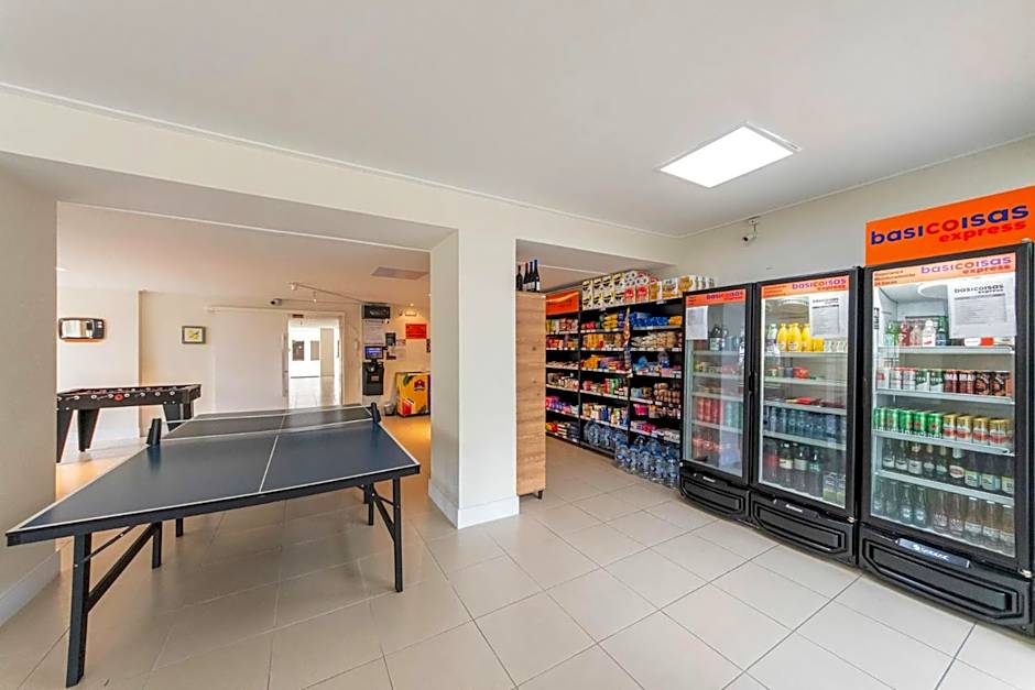 Apto moderno com piscina e academia QN1439