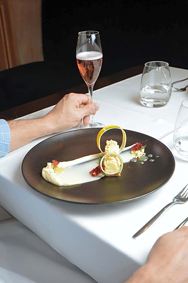 DiplomaticHotel