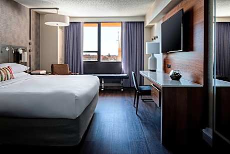 1 Bedroom Presidential Suite, 1 King, Sofa bed, Airport view