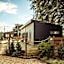 Black Bull Retreat, Barmston with Private Hot Tubs