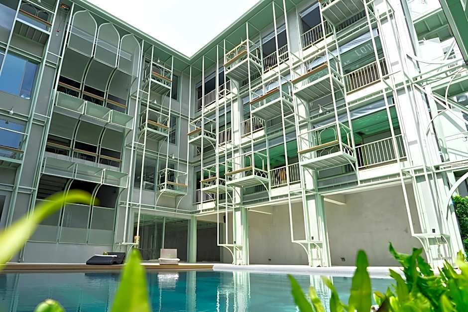Samsen Street Hotel