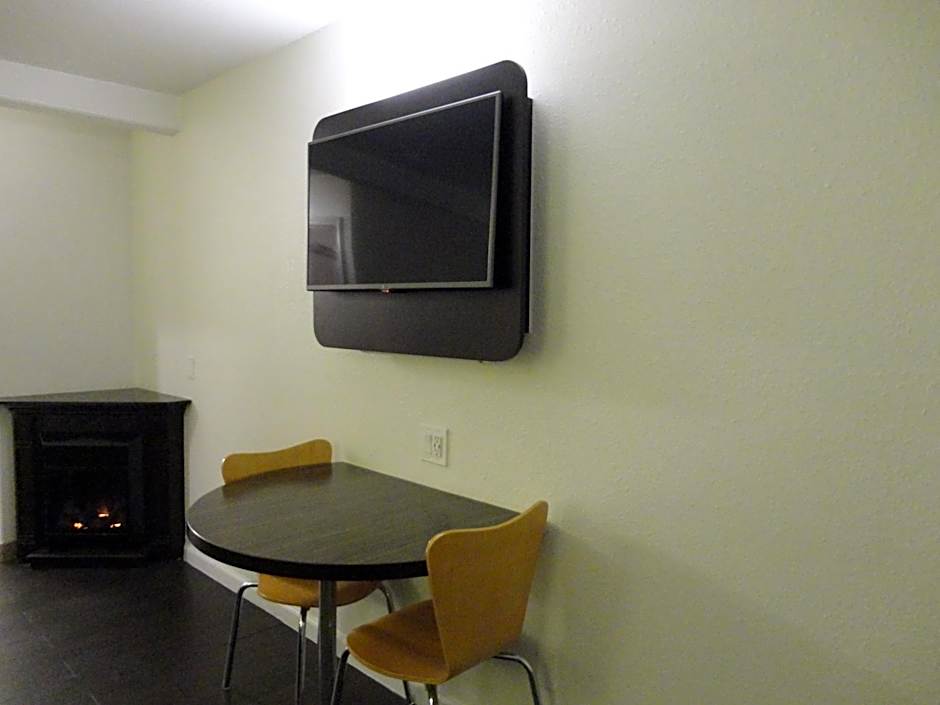 Fisherman's Cove Inn