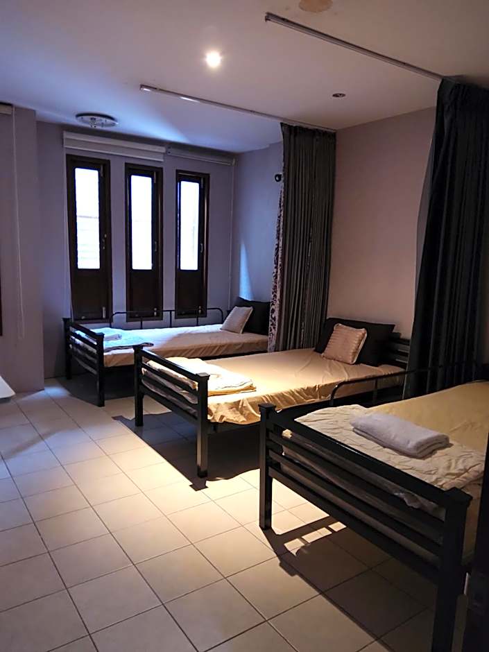 Fueangfu Home Hostel