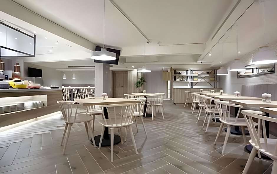 KEEBE Hotel