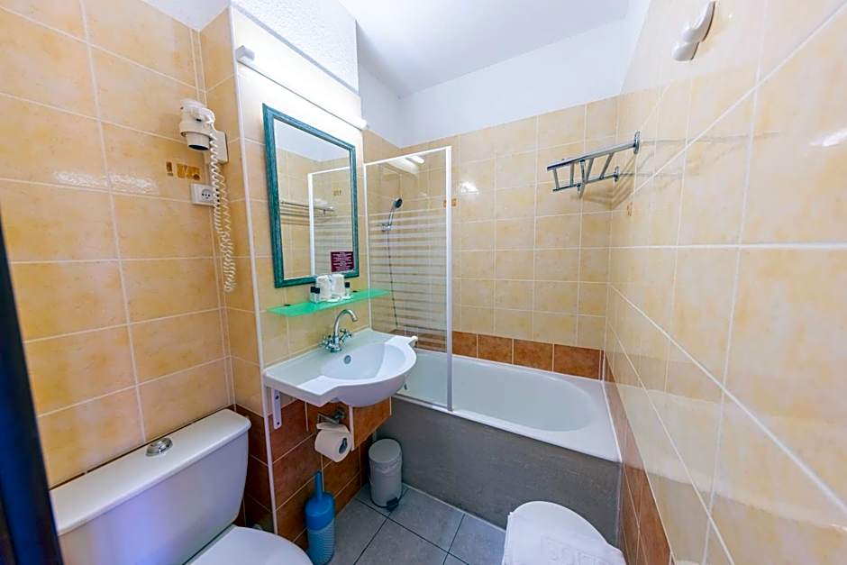 Brit Hotel Confort Hélios Agde