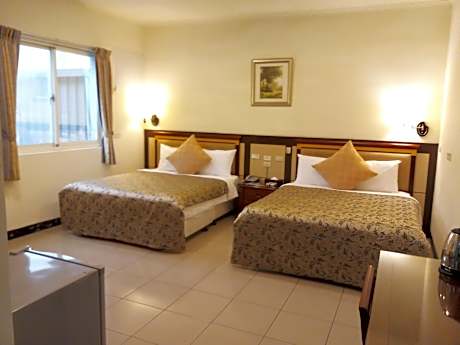 Quadruple Room with Private Bathroom