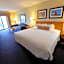 Days Inn by Wyndham Mackinaw City - Lakeview