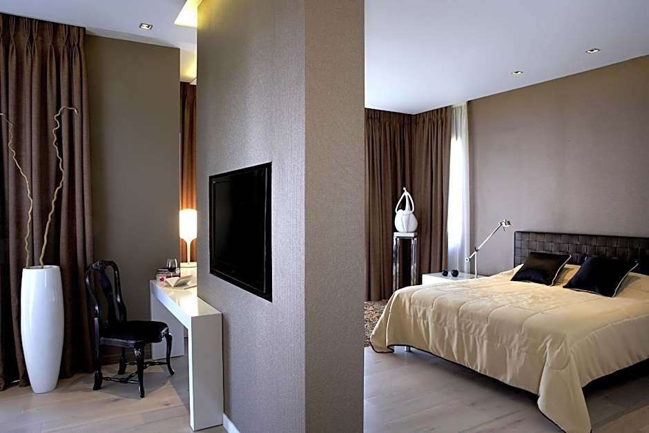 Pelagos Suites Hotel & Spa