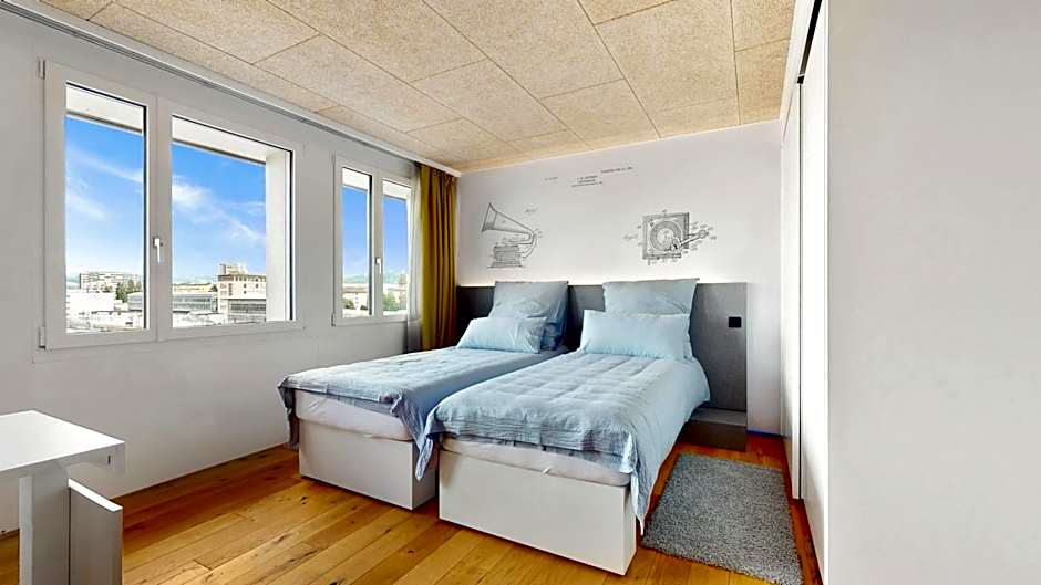 Evi's Home Hotel & Apartments